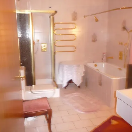 Chambres D'hotes Valentin Homestay *